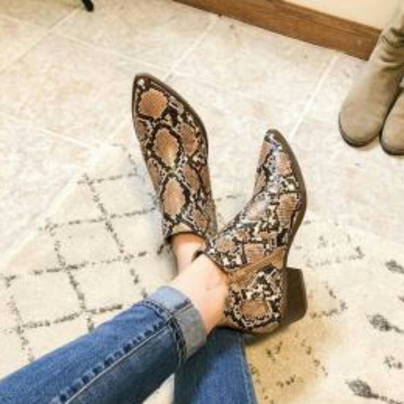 Western Style Snakeskin Ankle Booties NEW - Picture 6 of 6